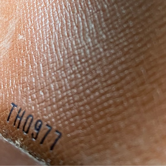 Louis Vuitton Monogram Zip Around Multicles 6 Key Holder - Picture 6 of 16